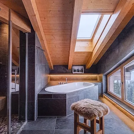 Bed & Breakfast Bouleaux In/out Megève